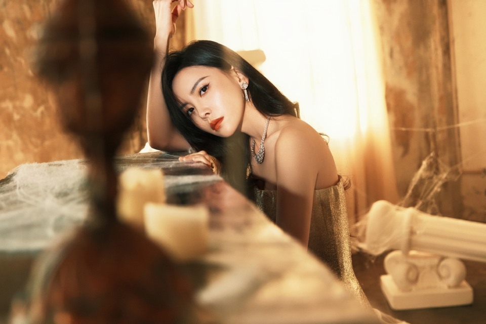 于文文鎏金岁月悄然绽放 彼岸人鱼美感侵略