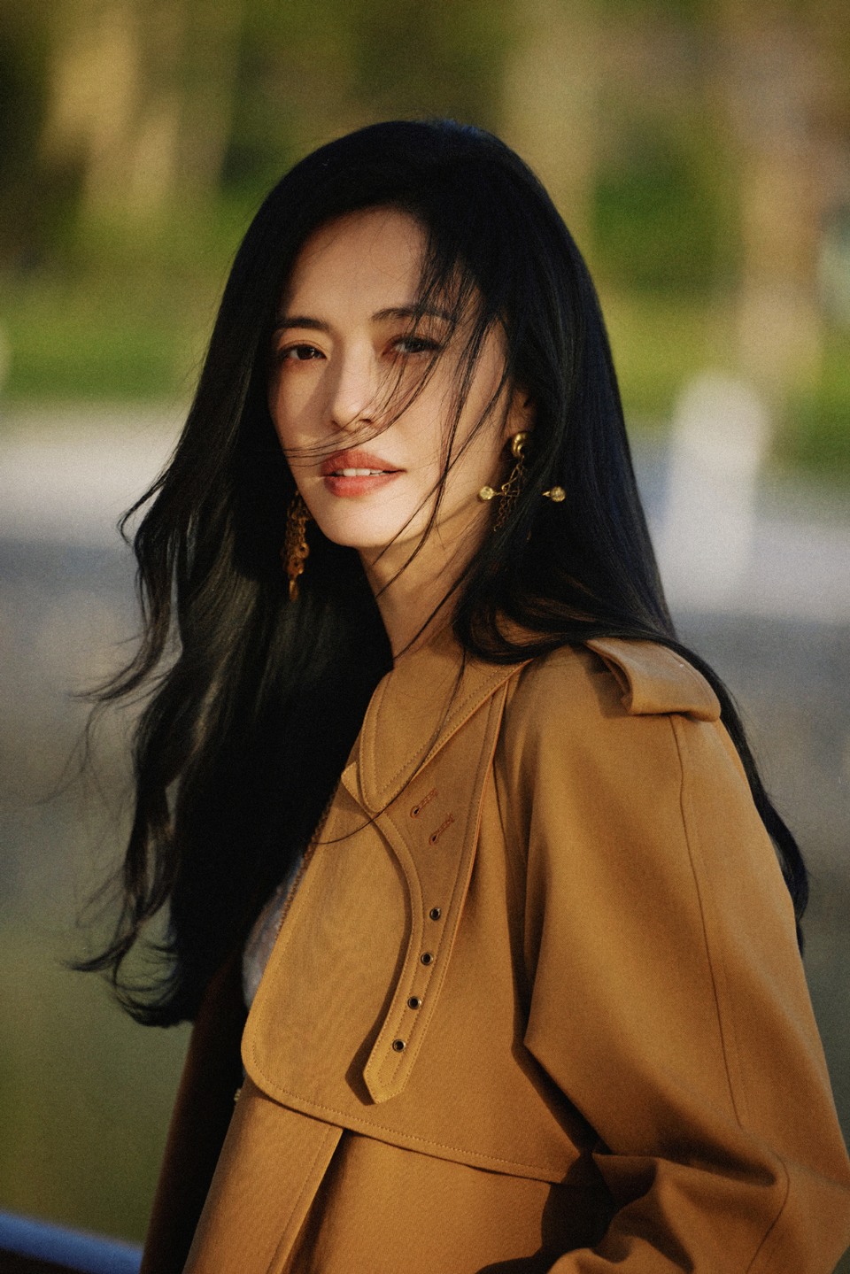 姚晨光影透过绿意随性慵懒 灵感蔓延间共享此刻  第3张