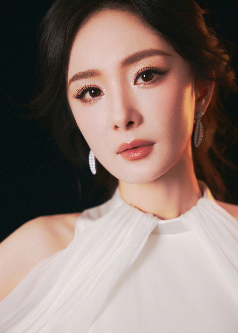 杨幂静静盛放美得不动声色 来自过往也通向将来  第7张