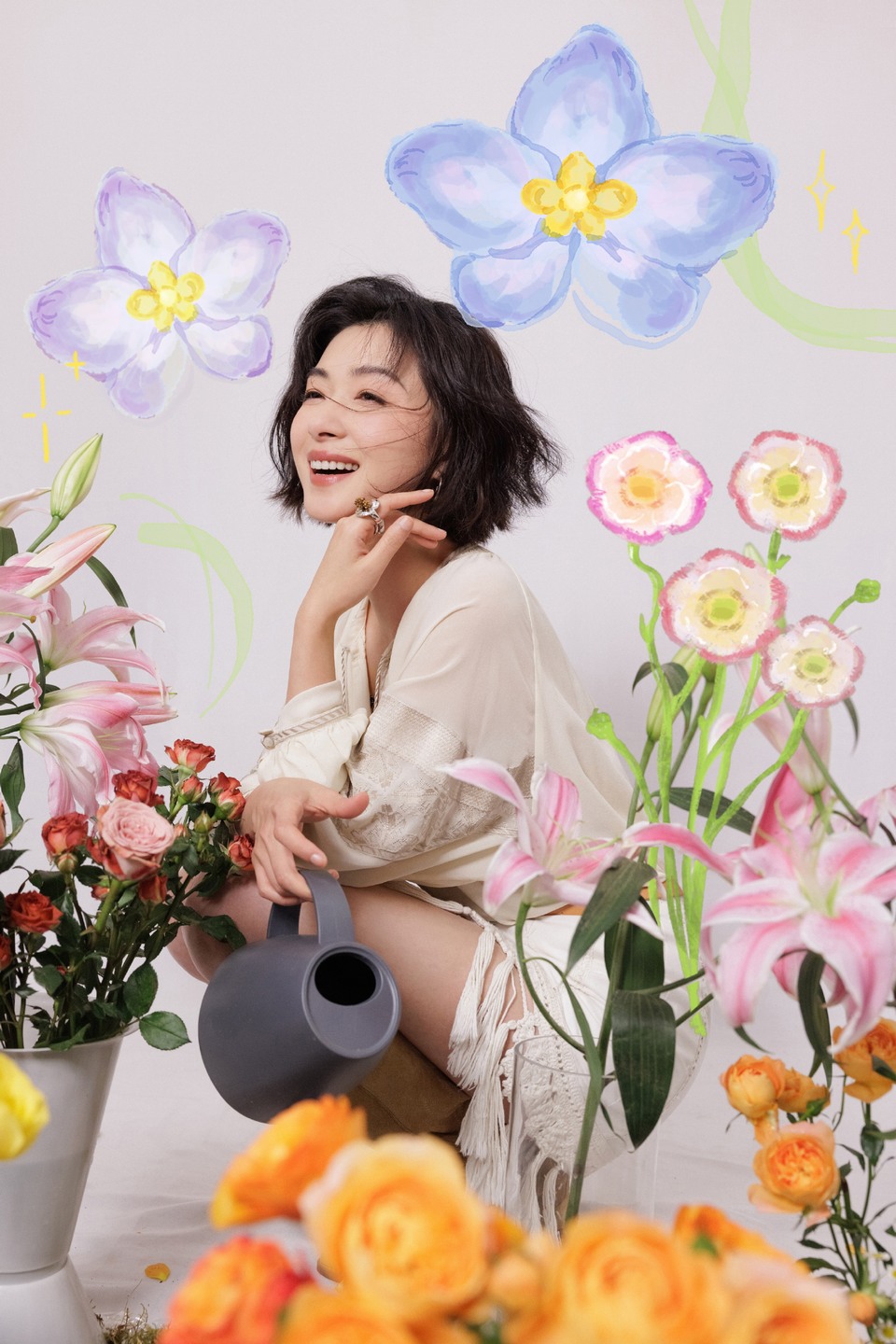 万茜妙笔生花佳人如画 置身繁花之境浅笑嫣然