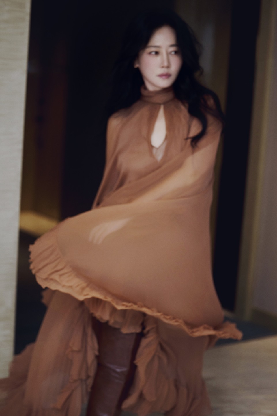 谭卓薄纱如雾轻柔缱绻 举手抬眸间如梦似幻  第7张