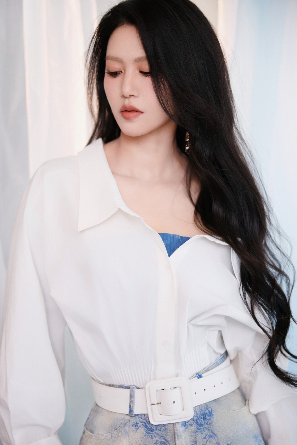 谭维维镜头表现力十足 演绎成熟自信的女人魅力  第10张