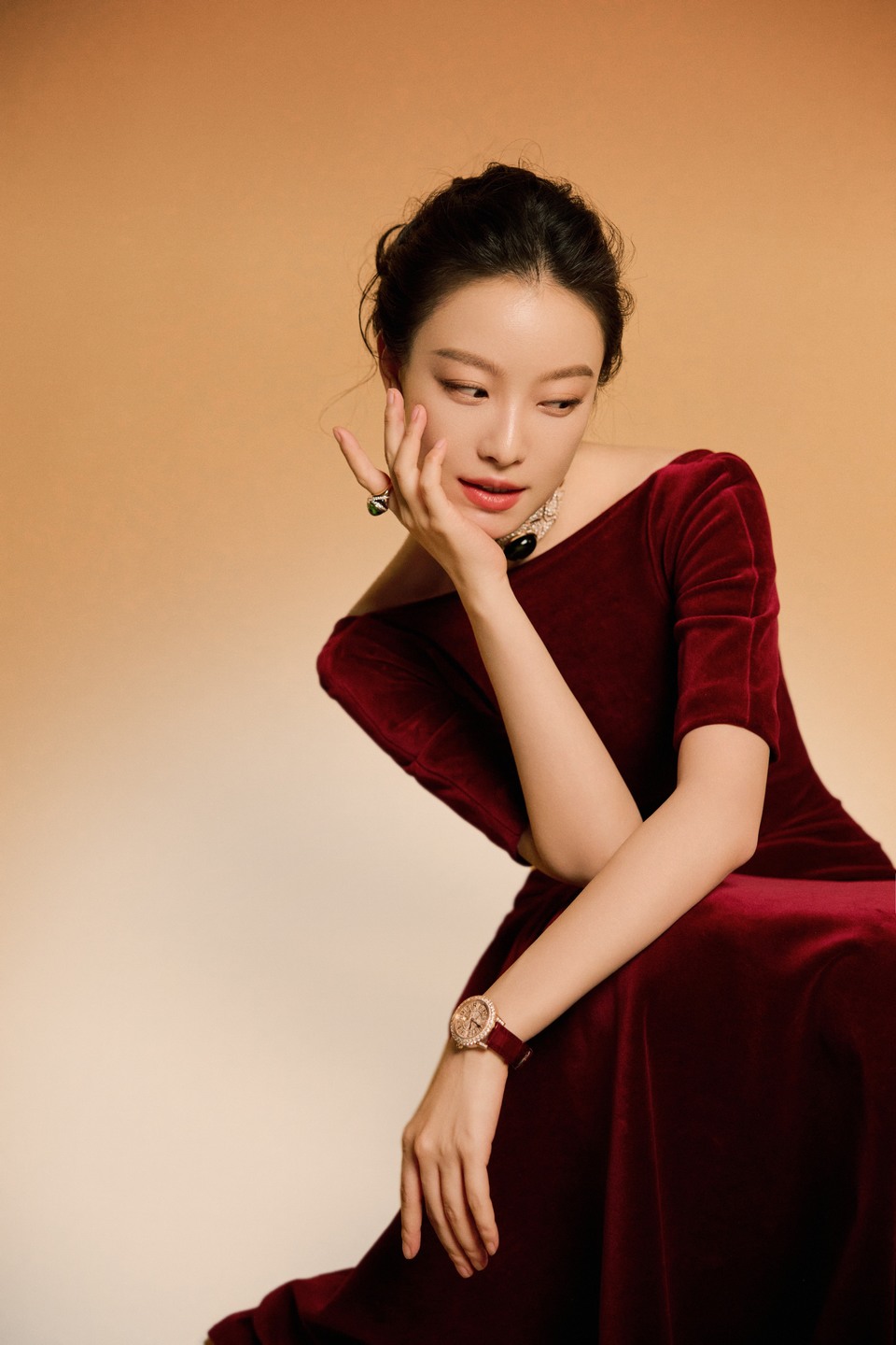 倪妮优雅的油画女郎 让取景器成为了画框  第11张