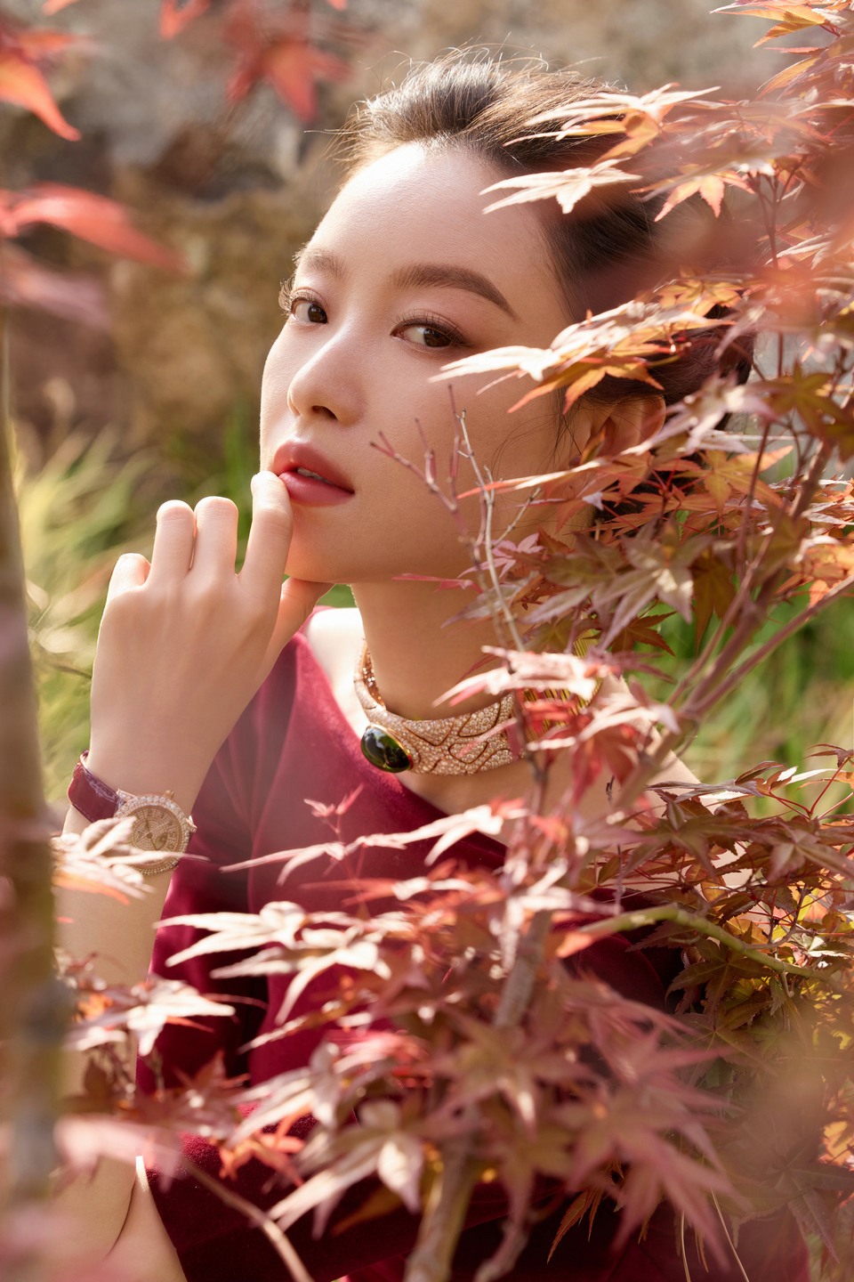 倪妮优雅的油画女郎 让取景器成为了画框  第4张