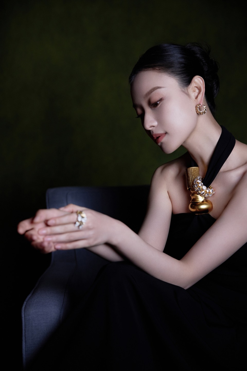 倪妮开启一场自我对话 捕捉到的美好瞬间不消散  第9张