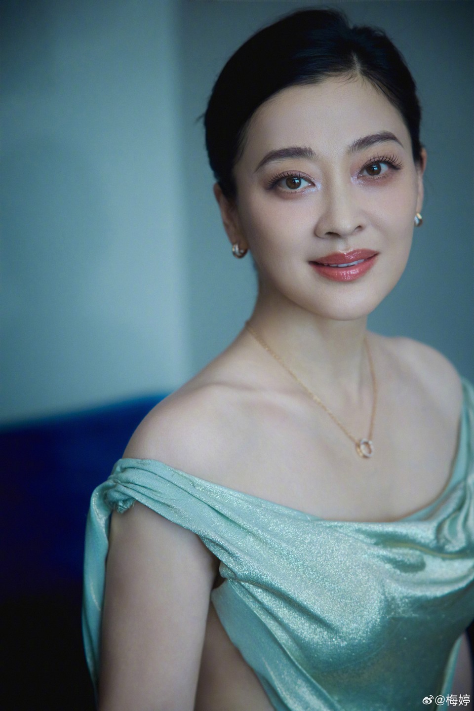 梅婷缤纷香韵缥缈动人 举手投足间释放温婉魅力  第8张