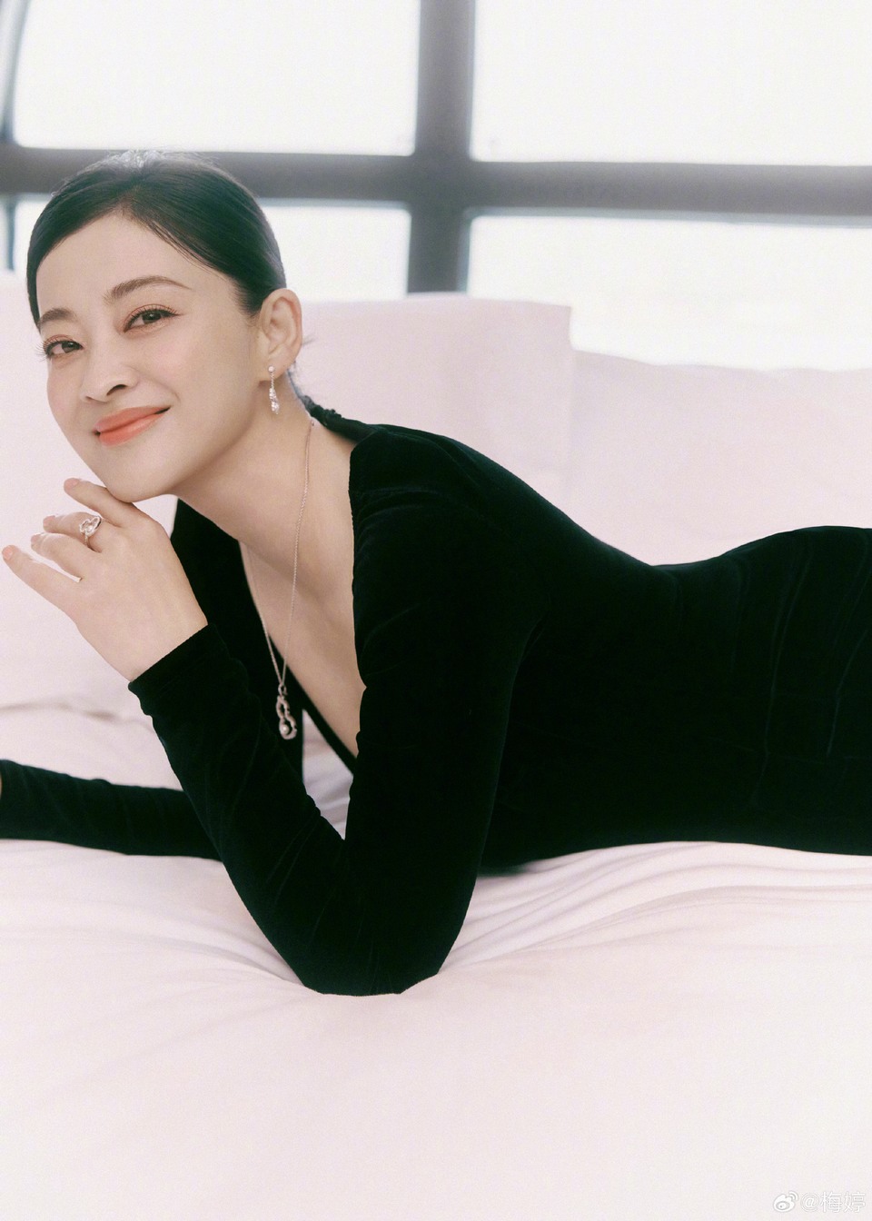 梅婷以自信步履穿行都市 享受简约随性的快乐  第9张