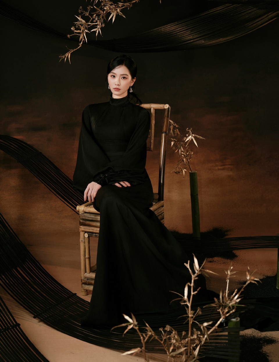 刘诗诗墨色衣袂染竹影清韵 婉约锋芒展东方美学  第4张
