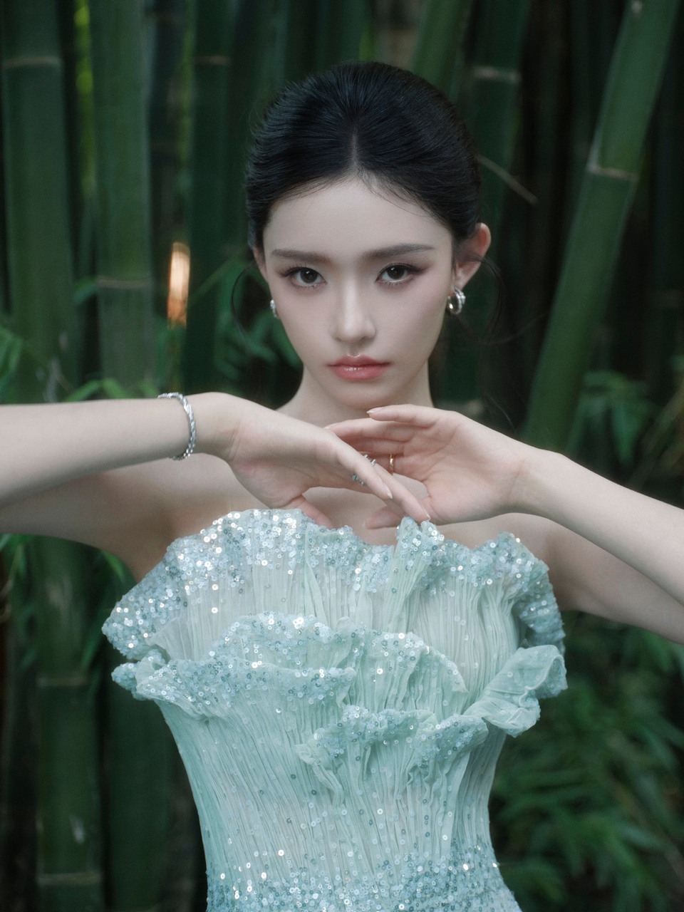 林允绿意舒展沉浮 涤荡缕缕清幽心也随之沉静  第5张