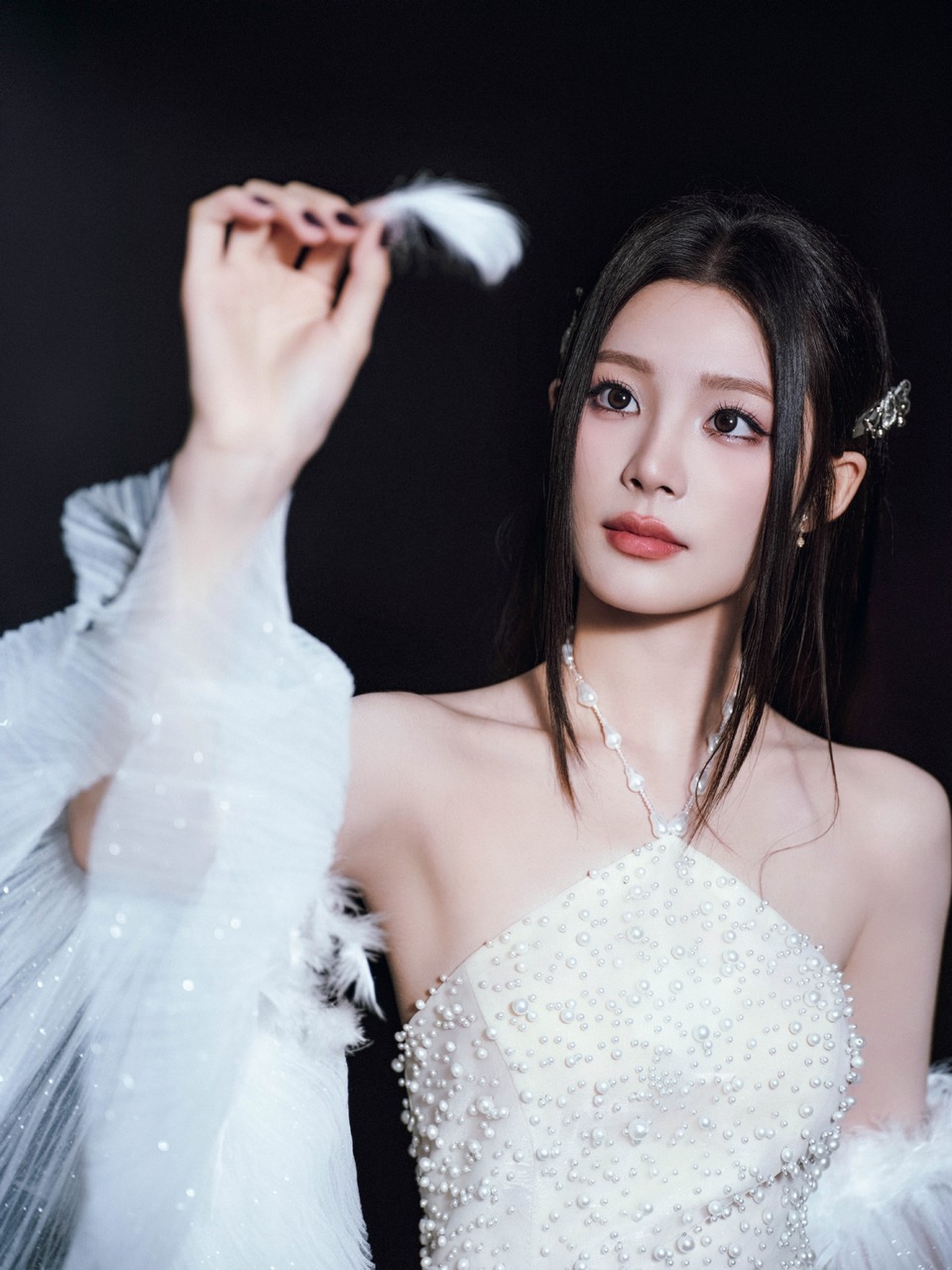 姚晓棠怦然映梦 熠熠流光间尽显妩媚优雅  第6张