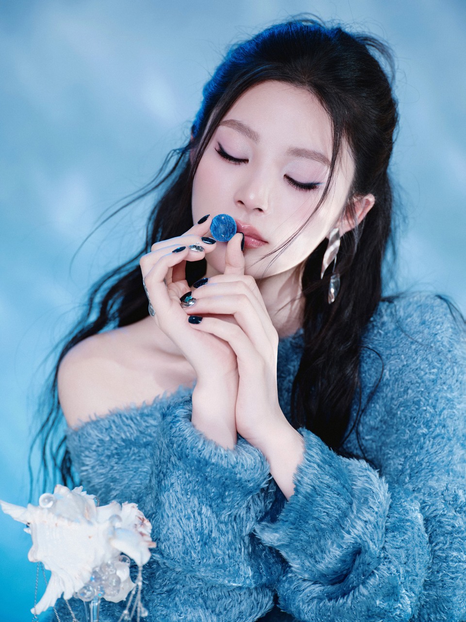 姚晓棠静谧蓝调梦幻沙砾 化身小鱼娓娓道来  第6张