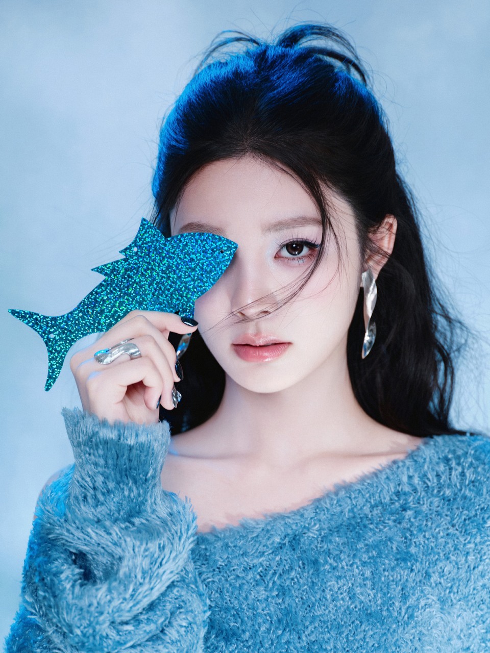 姚晓棠静谧蓝调梦幻沙砾 化身小鱼娓娓道来  第5张