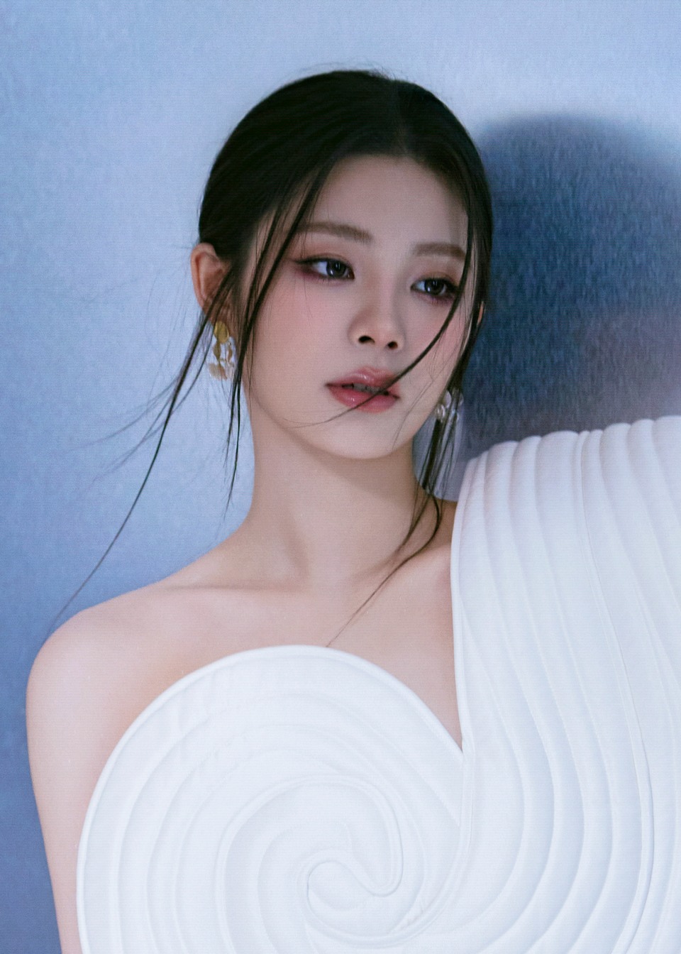 姚晓棠皎如白月佳人伫立 擦亮梦境穿梭其间  第6张