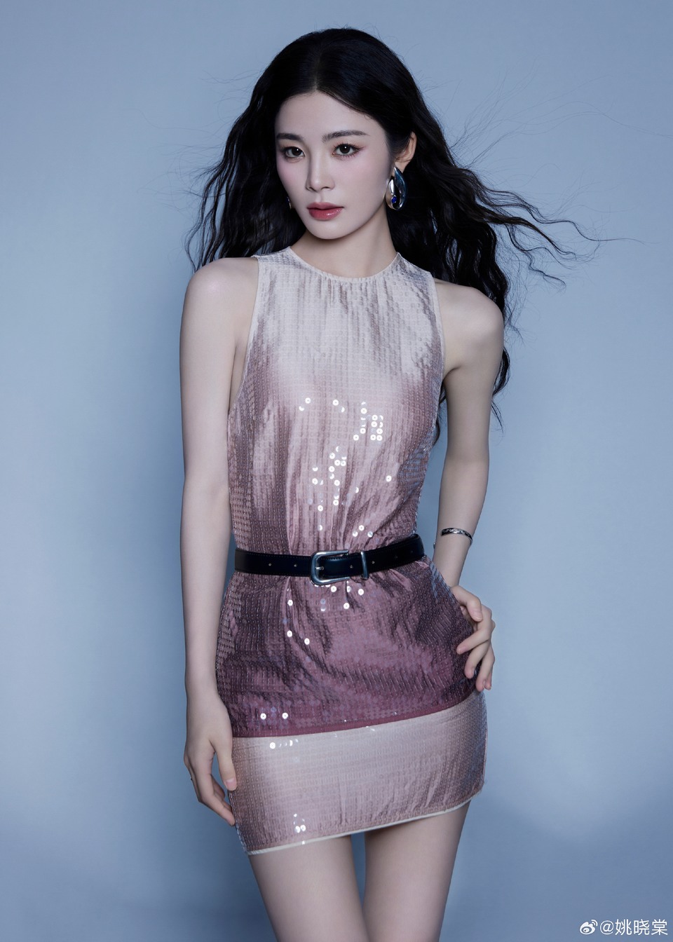 姚晓棠伊人静伫自成格调 以真实之姿展露女性之美  第4张