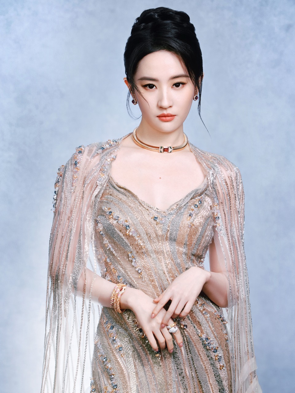 刘亦菲婉约优雅之中又透露非凡气度 散发自信光芒  第4张