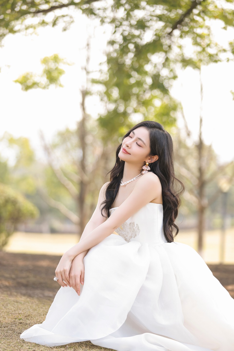 许佳琪白纱漫舞 举手投足间流露出东方的含蓄温婉  第9张