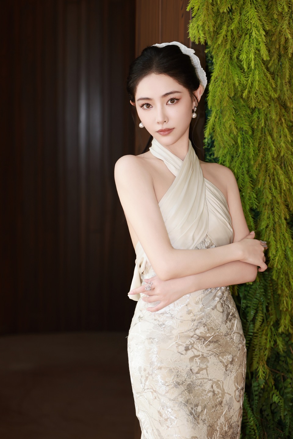 许佳琪荣光熠熠柔情似水 带着优雅尽显别样魅力  第8张
