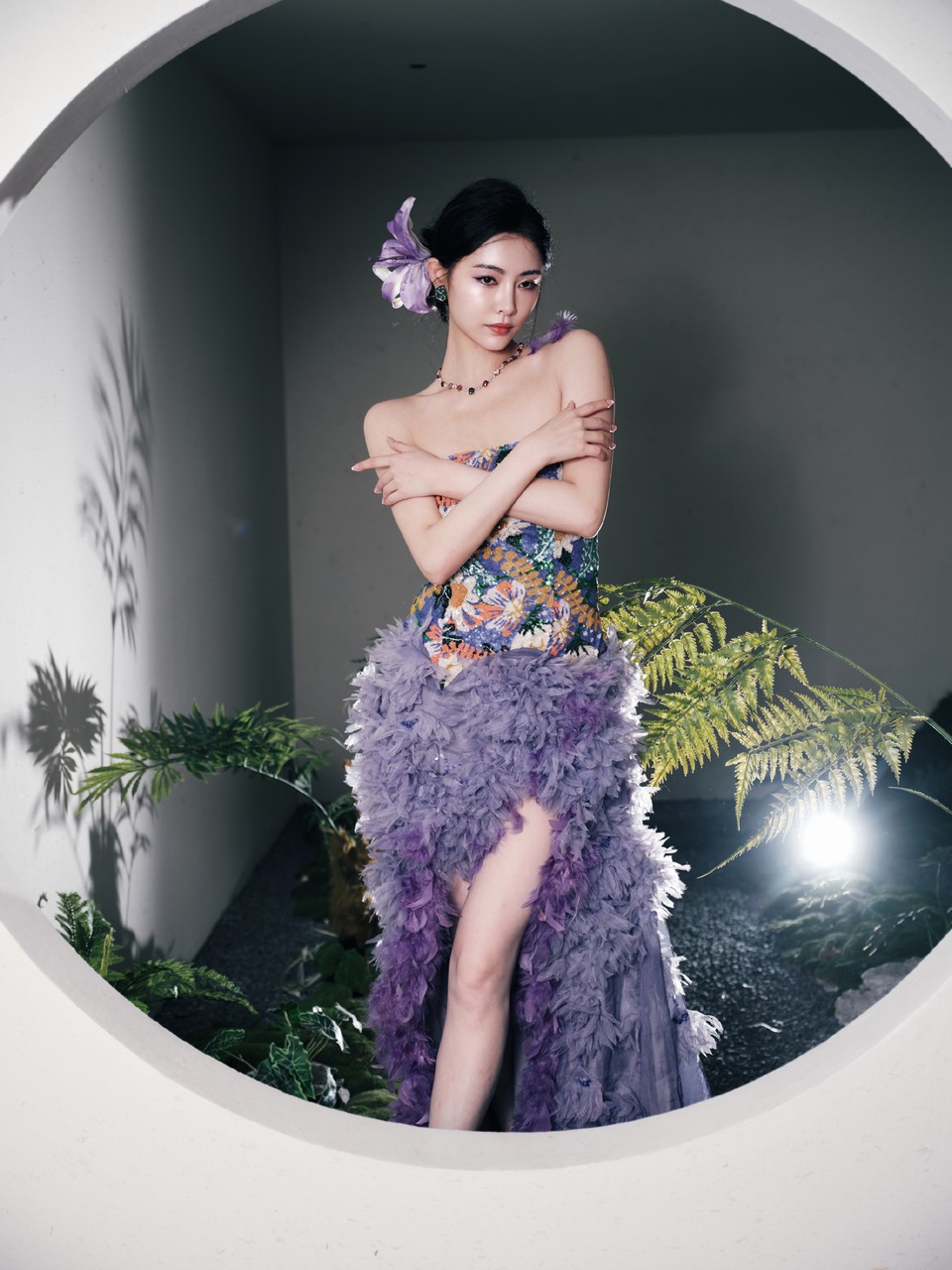 许佳琪鲜花簇拥如梦如幻 紫罗兰静静地绽放  第4张