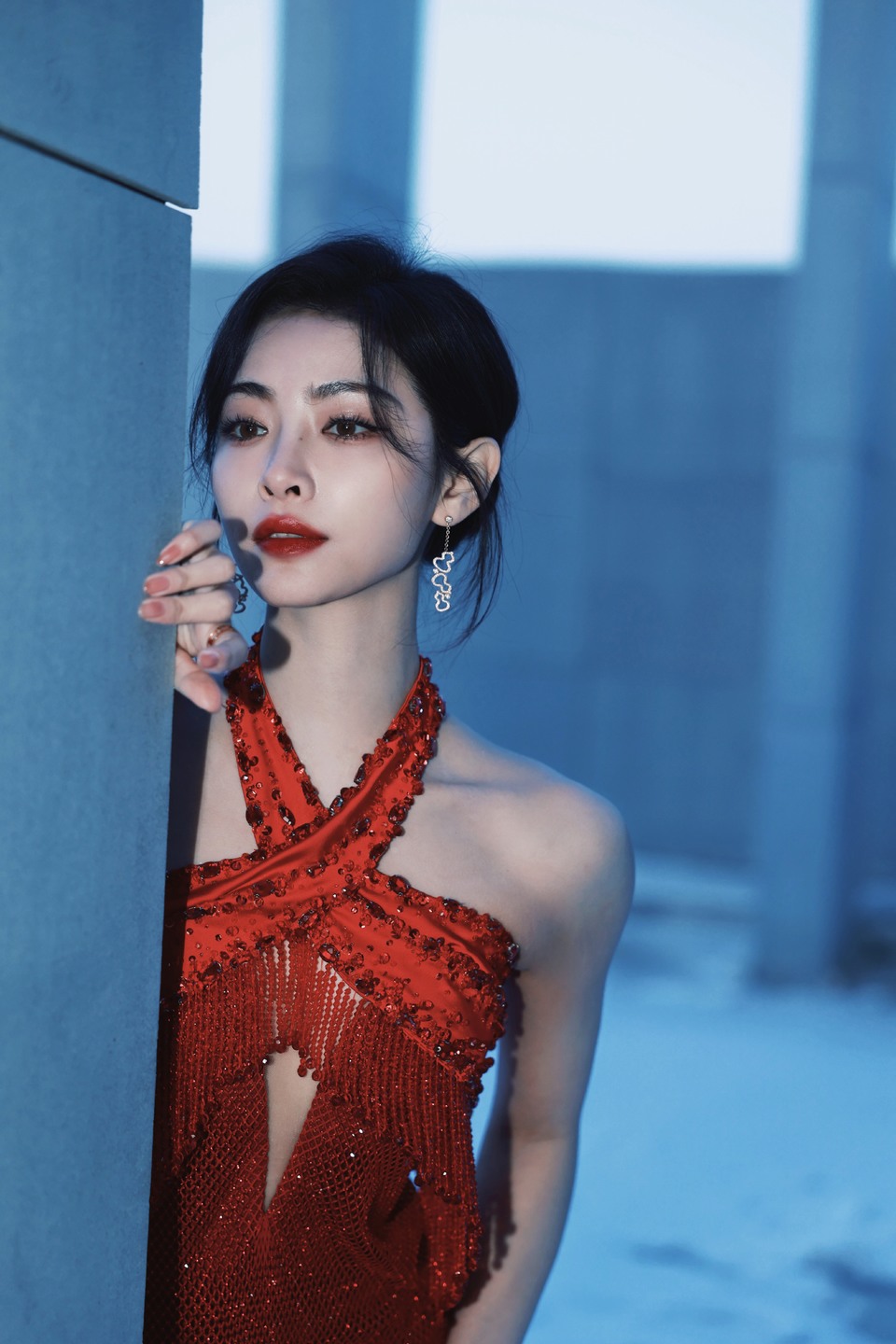 许佳琪雪花与红裙共舞 记录生活中美好时刻  第10张