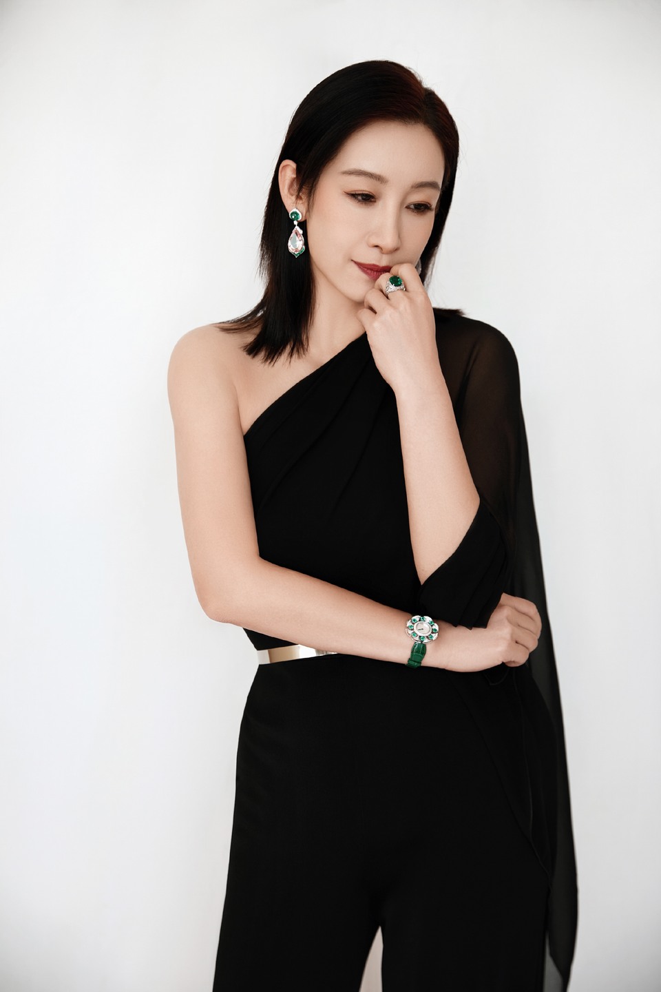 秦海璐光影流转优雅穿行 自由随心镜头记录美好  第3张