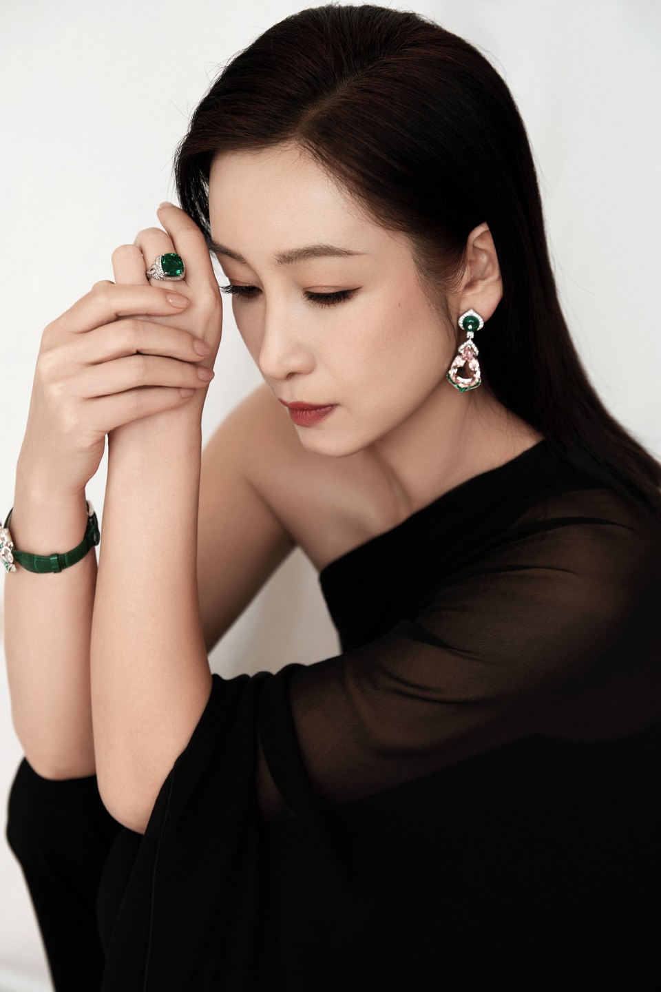 秦海璐光影流转优雅穿行 自由随心镜头记录美好  第10张