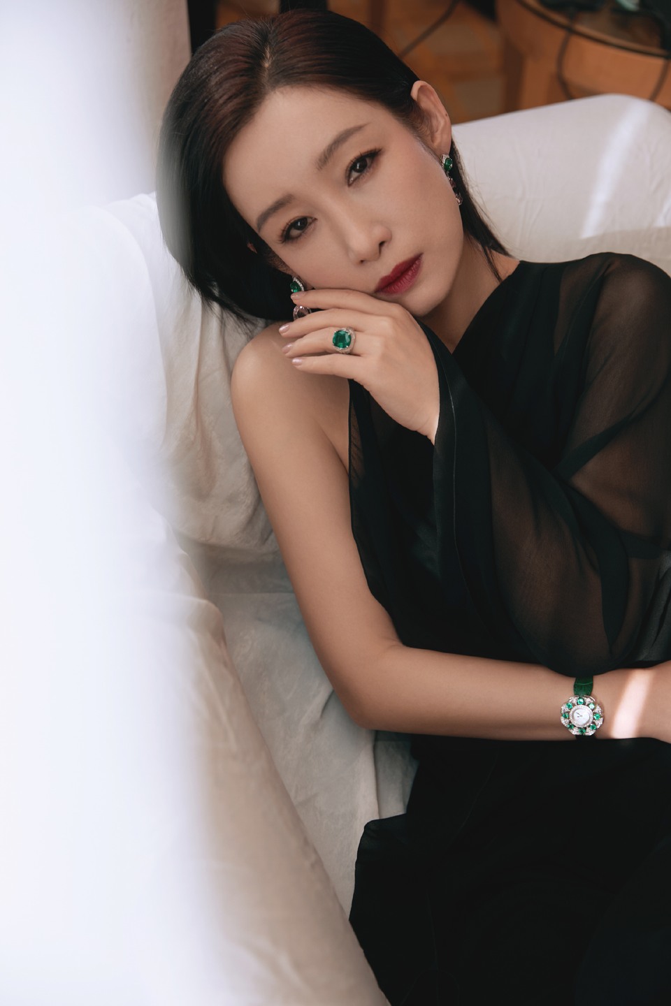 秦海璐光影流转优雅穿行 自由随心镜头记录美好  第6张