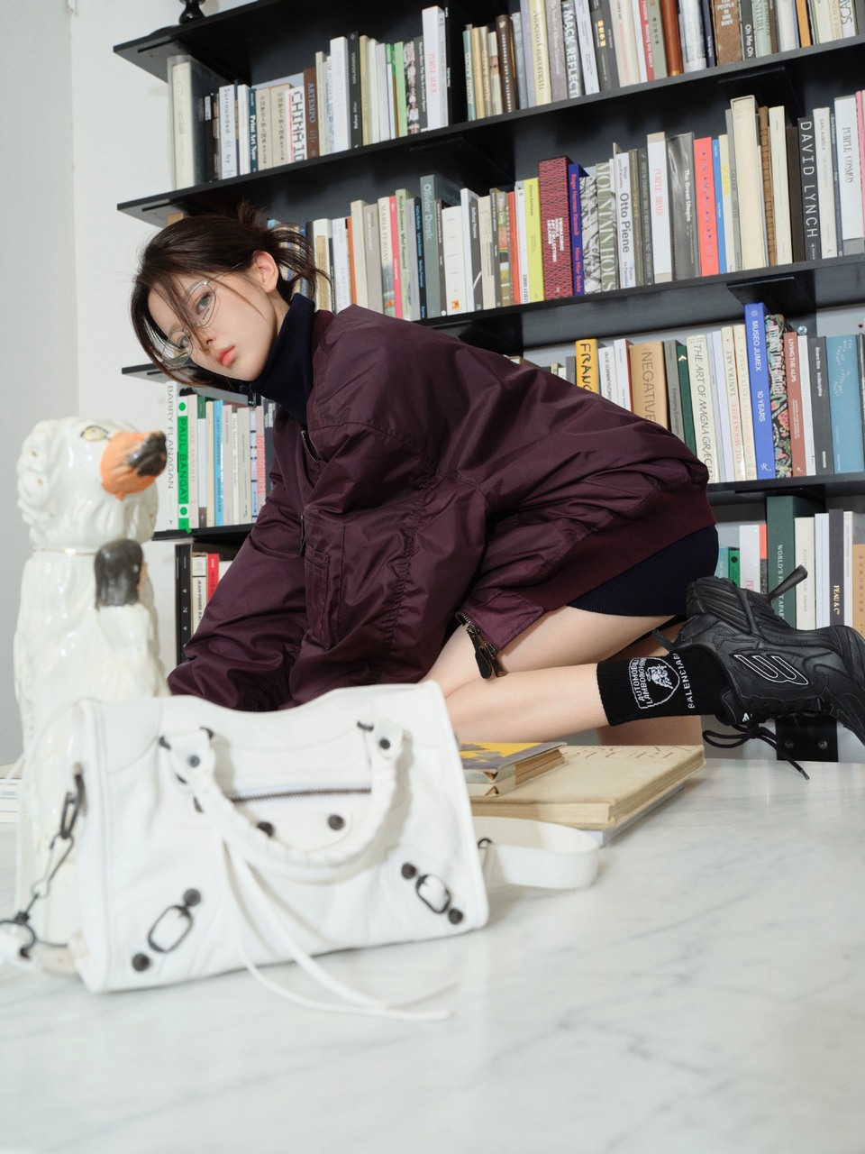 杨超越叠穿异形美学 穿上运动高跟鞋玩转叛逆运动风  第6张