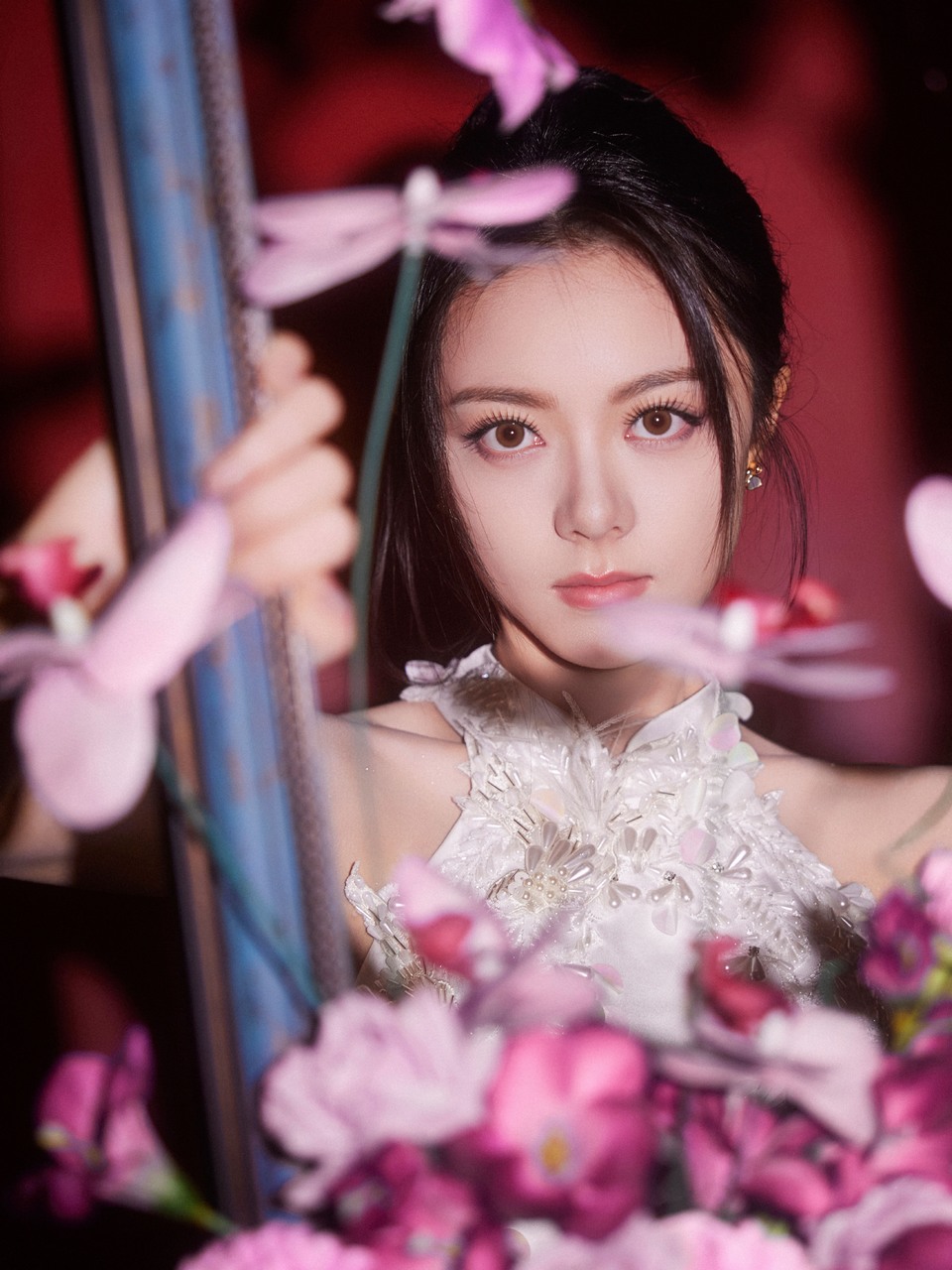 赵今麦裙袂旖旎点缀 摇曳馥郁柔美写意曼妙  第9张