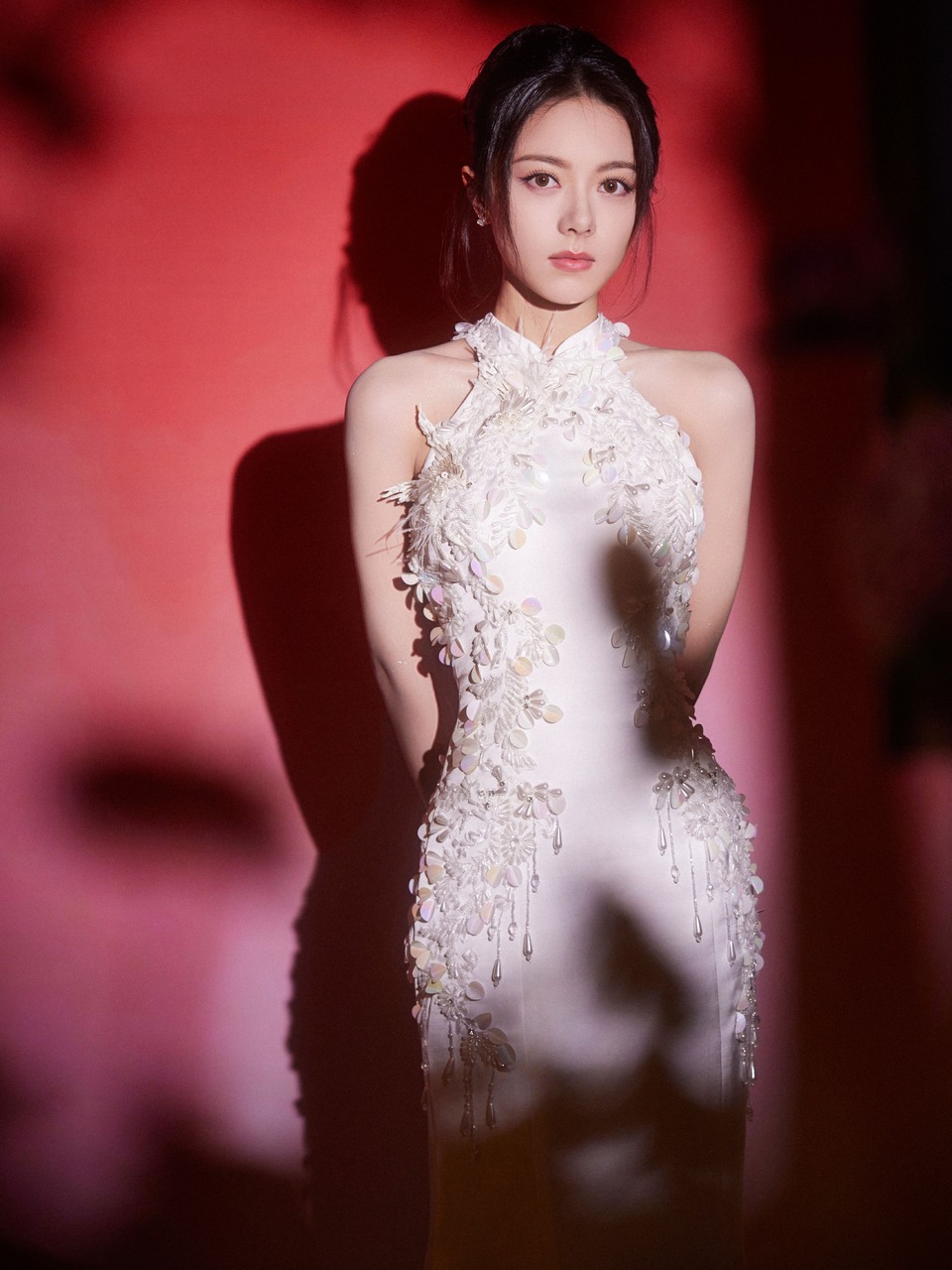 赵今麦裙袂旖旎点缀 摇曳馥郁柔美写意曼妙  第7张