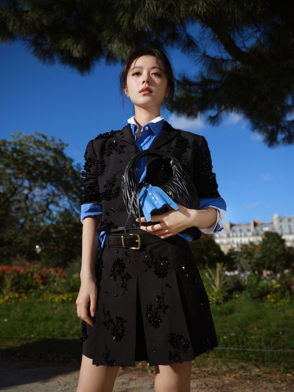 赵今麦沉浸在午后花园的梦萦里 繁华而自由  第10张