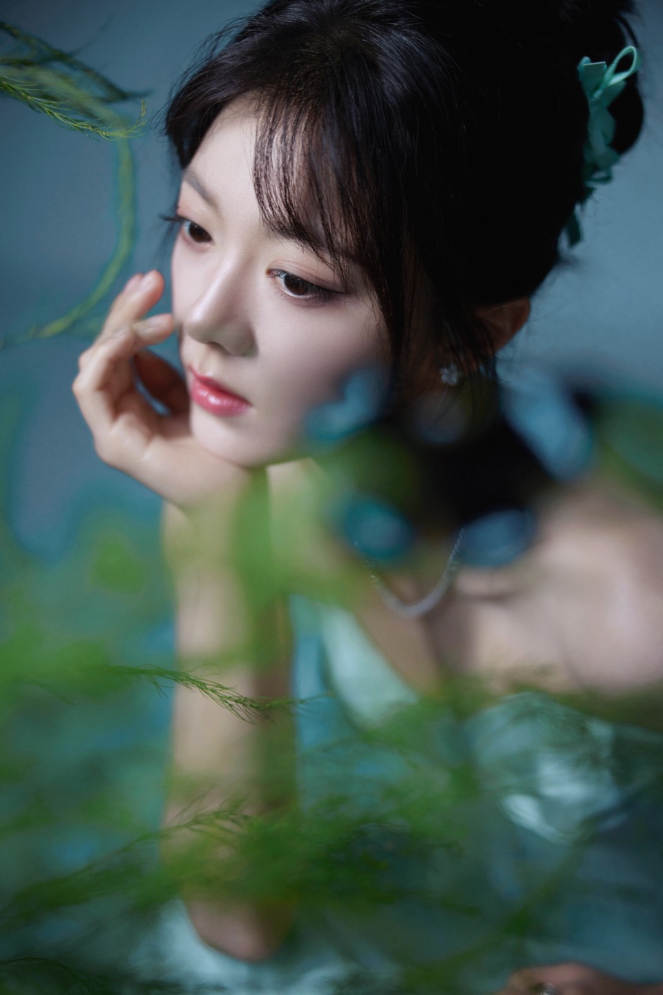赵今麦聆听薄荷静谧 轻抚纯净柔雾绵延水蓝幻想  第7张