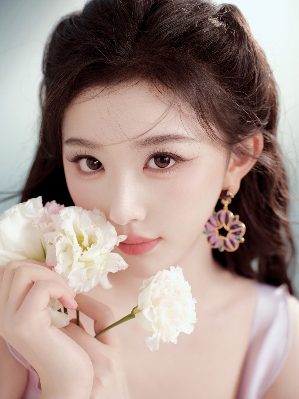 孔雪儿从夏日花园出逃 轻盈柔彩优雅为蕴  第9张