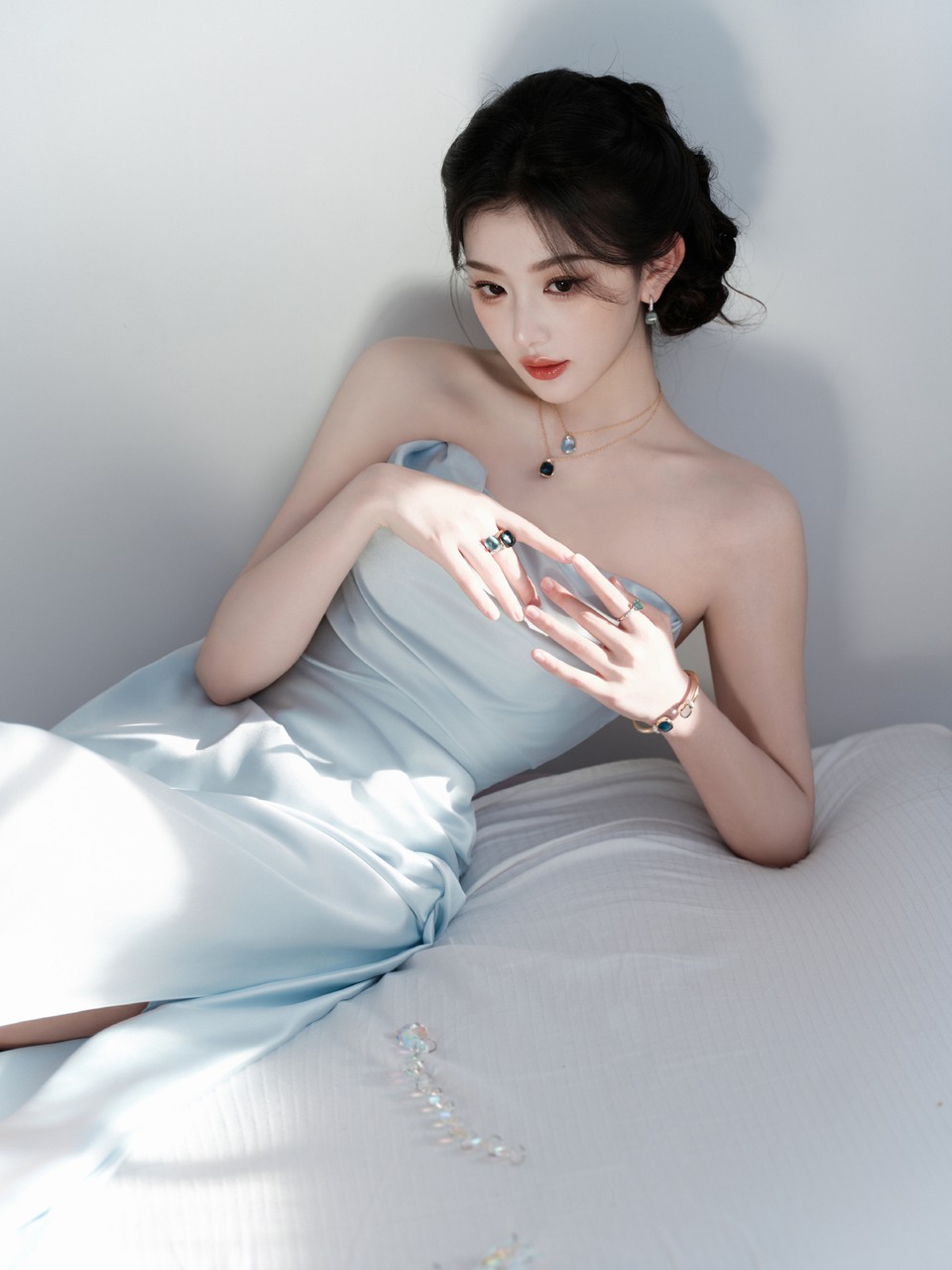 孔雪儿鎏光轻绕闪光时刻 爱自徜徉比光还闪耀  第10张