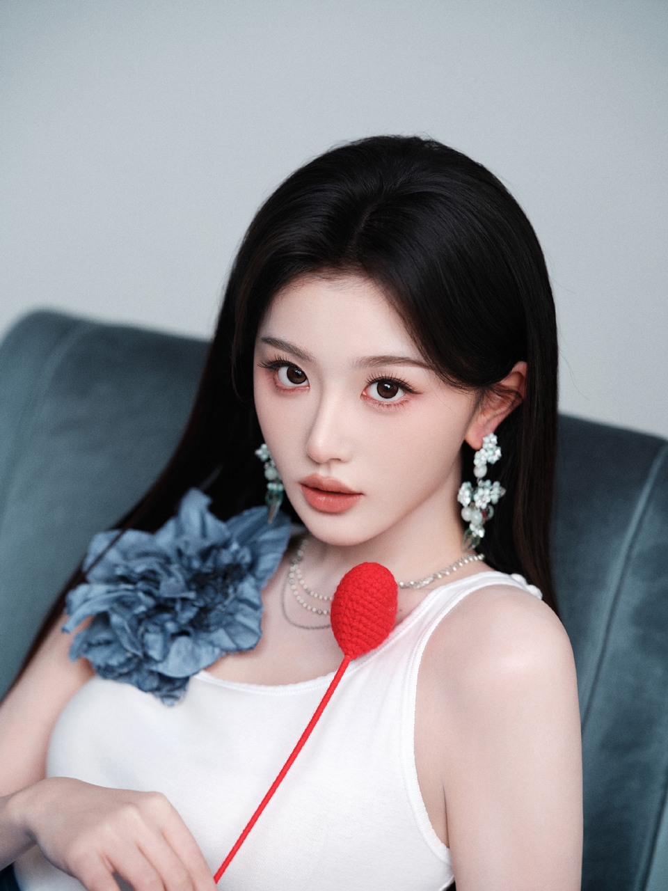 孔雪儿轻盈自若松弛满分 演绎甜酷时尚态度  第7张
