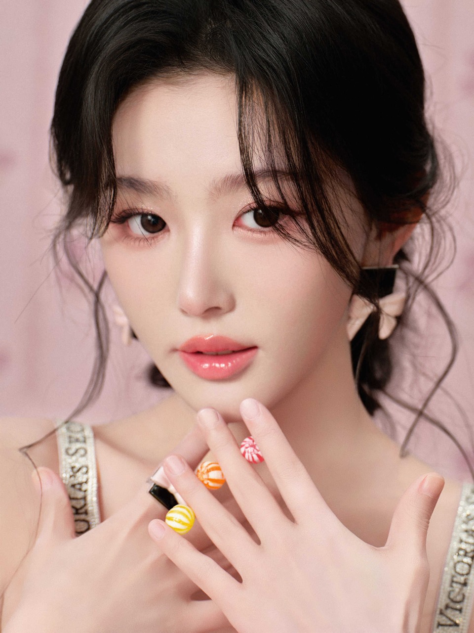 孔雪儿元气满格肆意灿烂 优雅姿态焕放灵动光彩  第8张