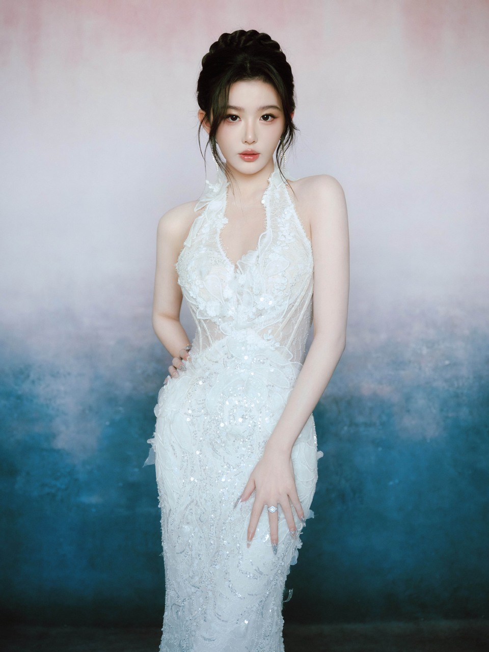 孔雪儿温柔光彩优雅至上 散发出明媚女人味  第10张