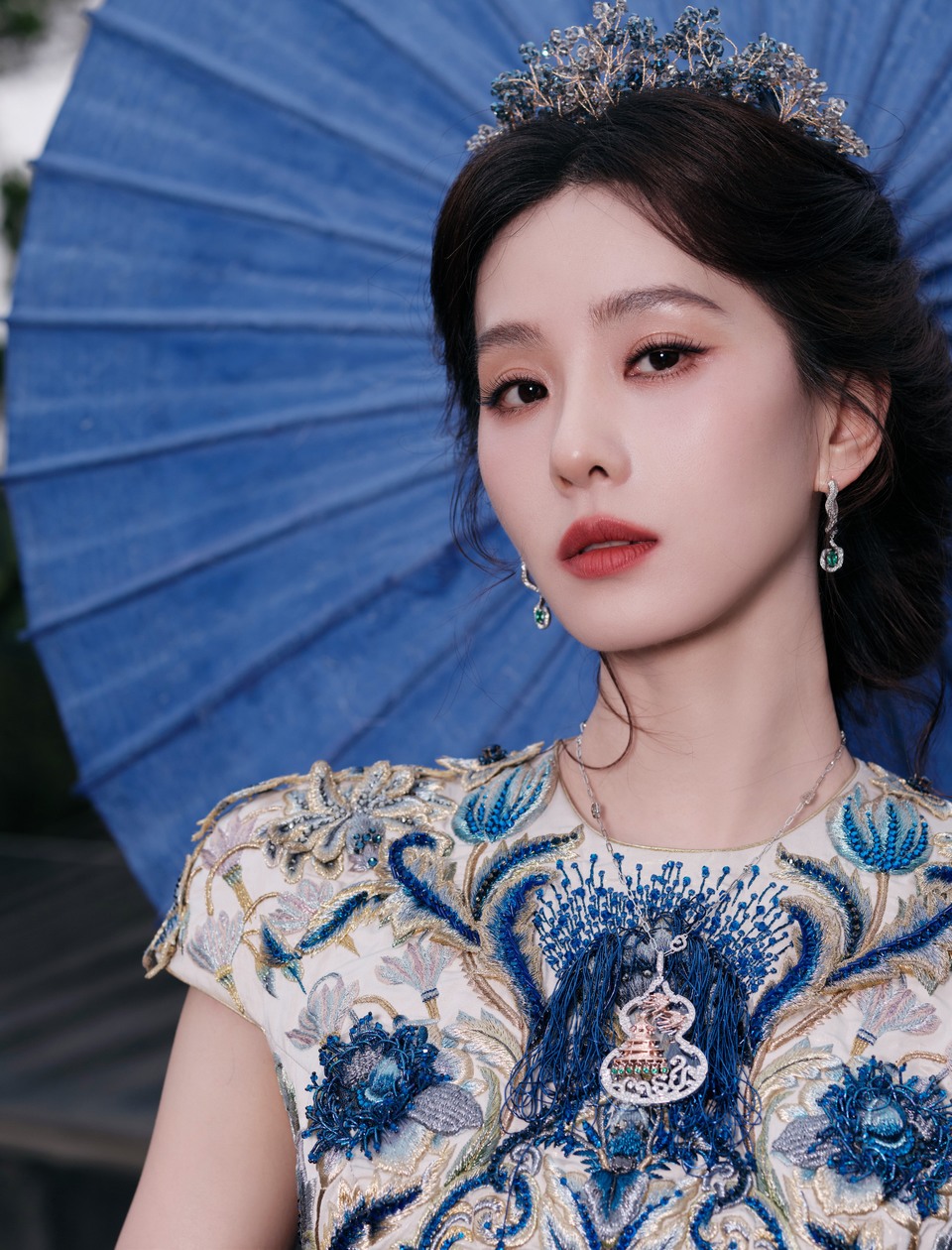 刘诗诗蓝韵依旧灵动旧影 眸中藏星赴一段温柔回响  第7张