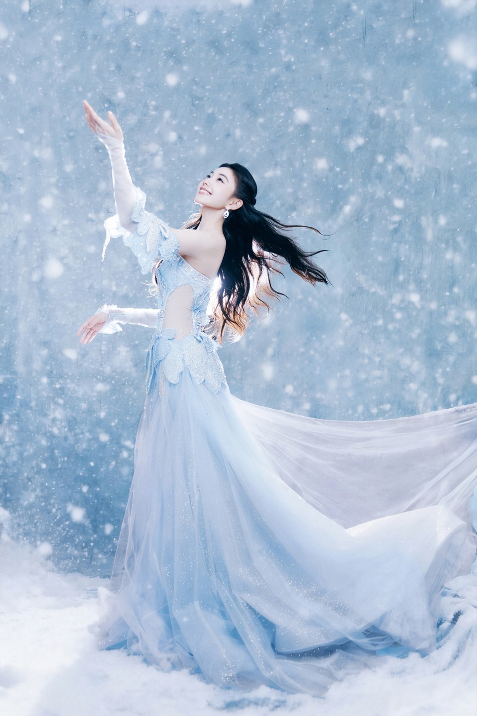 刘浩存星河映眸雪落无声 倏忽之间定格美好