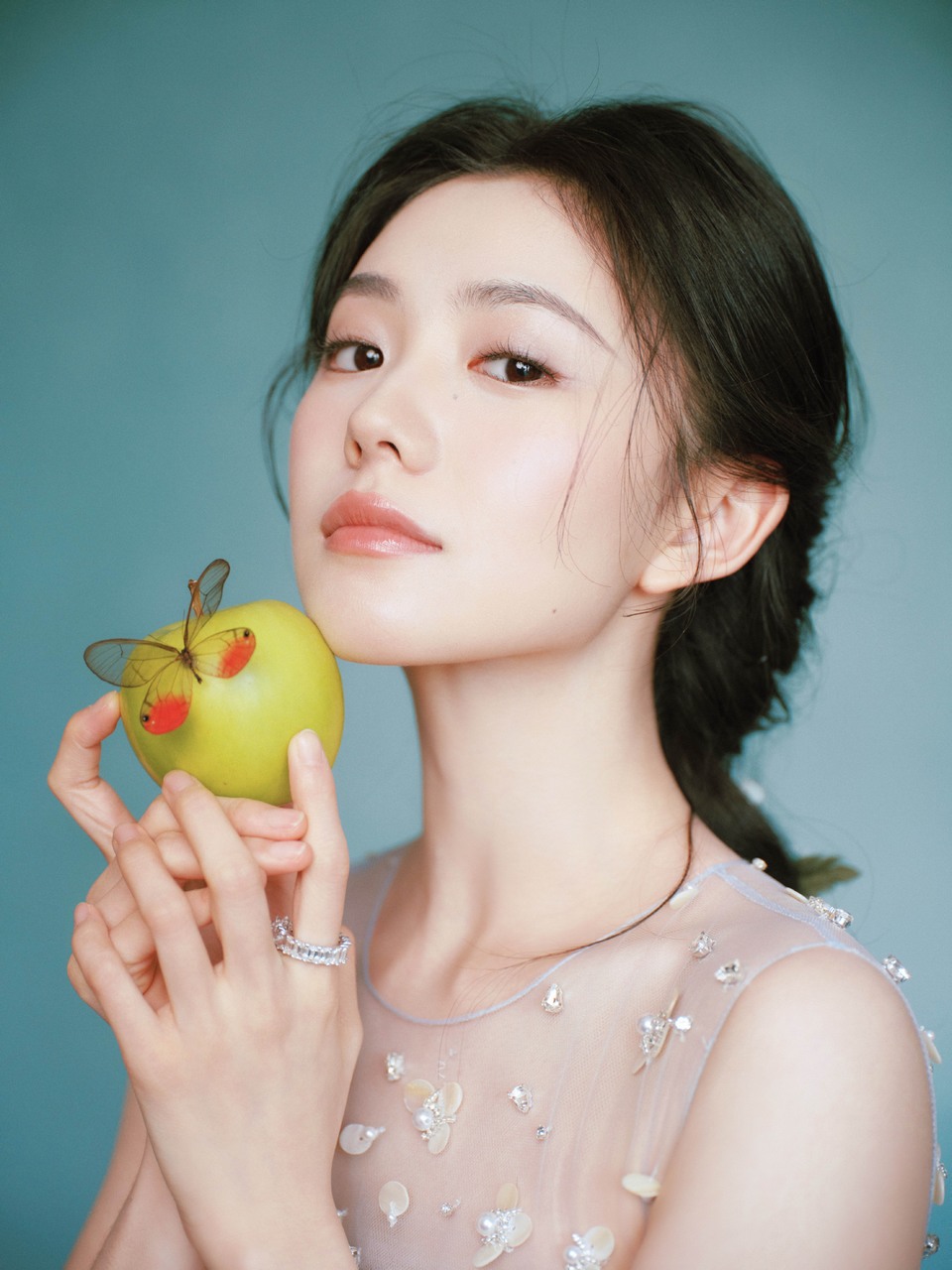 刘浩存星光倾洒于薄纱之上 赴一场光影之约