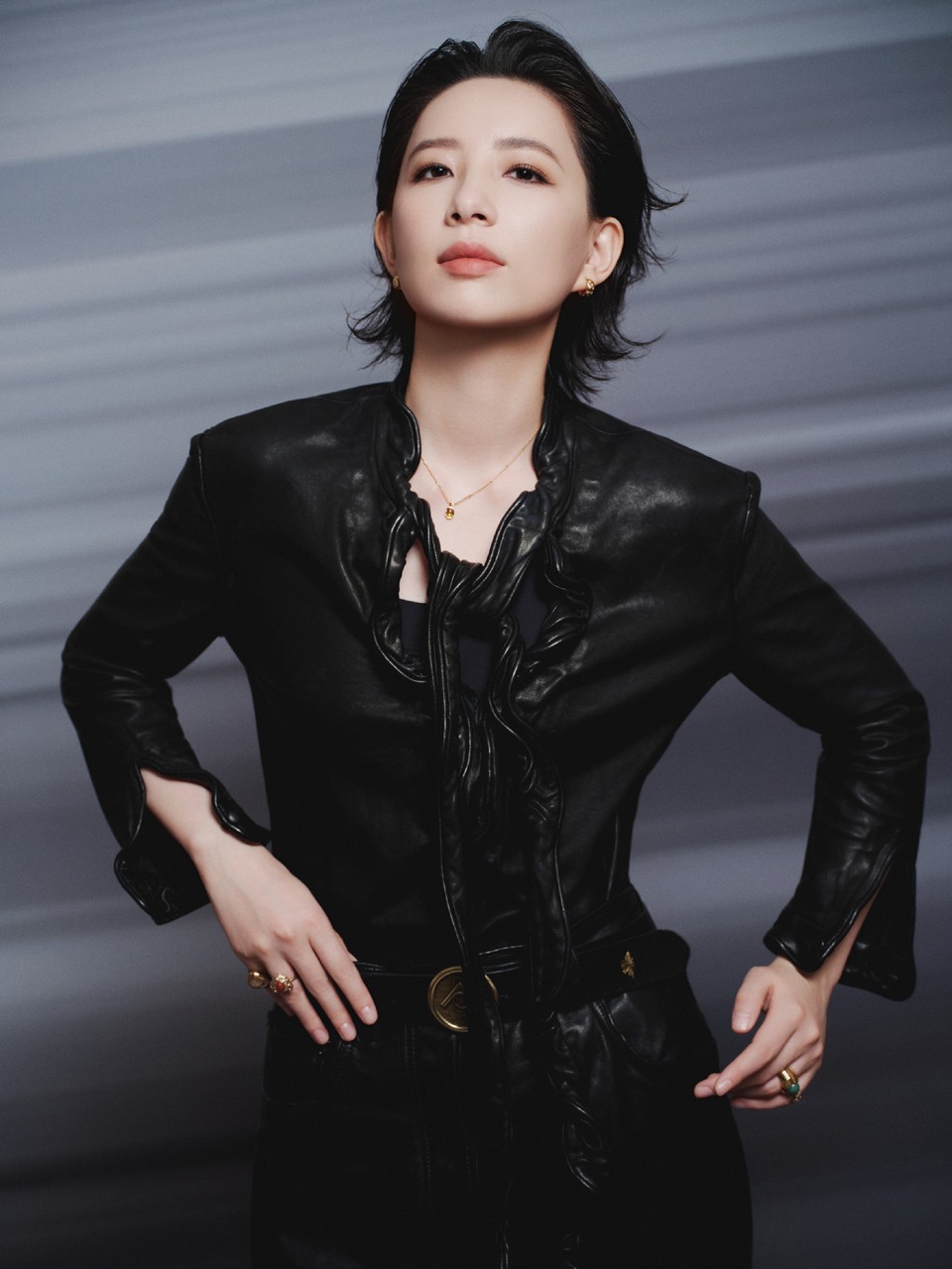 李斯丹妮生来刚柔并济 英姿交错共赴巅峰  第5张