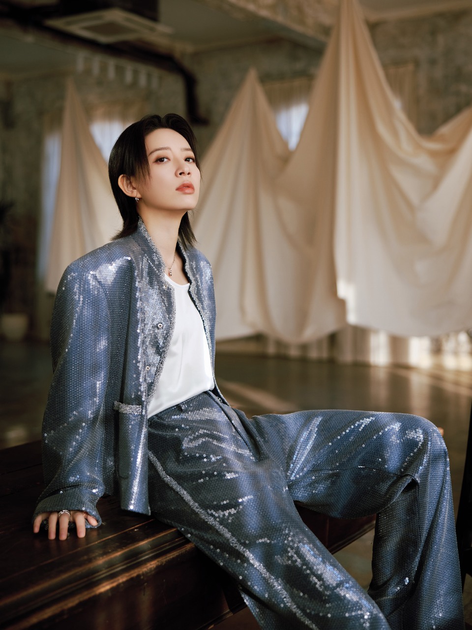 李斯丹妮颠覆过往姿态登场 这场坦白局等你见证  第8张