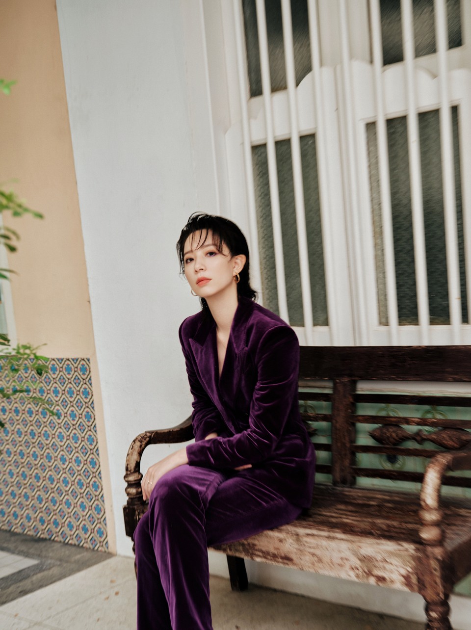 李斯丹妮浓郁的紫调 丝绒的暖意在伞影下摇曳  第8张