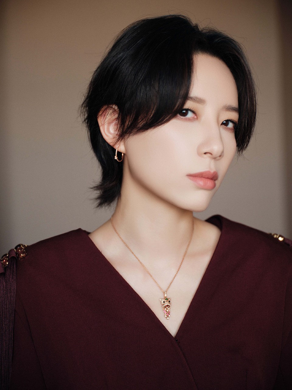 李斯丹妮光影倏然定格 温婉清幽恍入悠长清梦