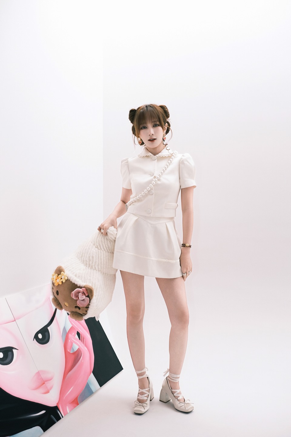 孟佳甜美来袭明媚展笑颜 满屏欢喜赴花宴