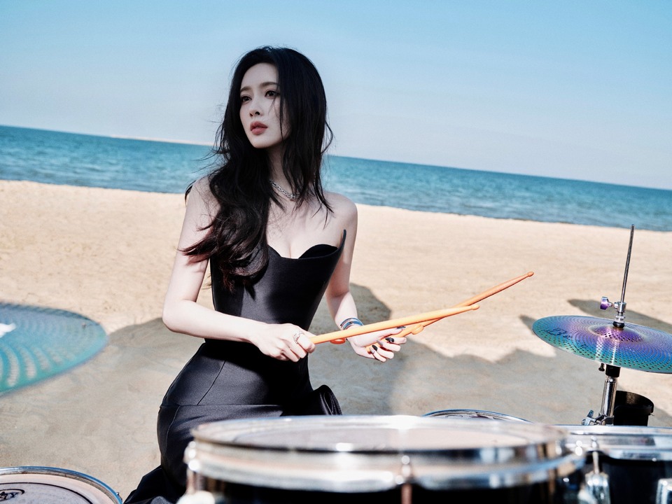 孟子义黑羽汇就天使翅膀 以热烈自由化作音乐信仰  第9张
