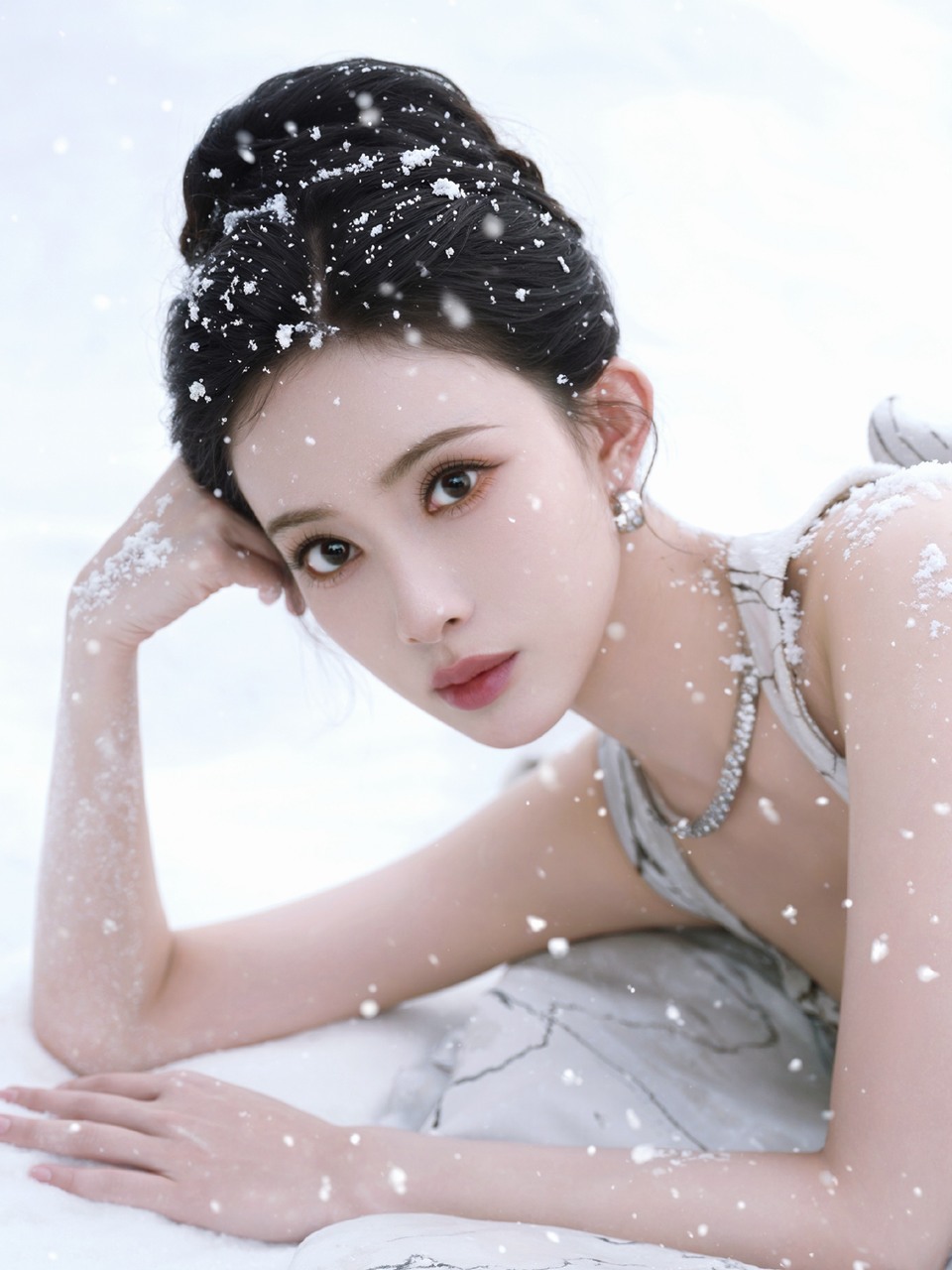 孟子义雪域之上冷艳玉面 凝神刹那唤醒沉睡世界