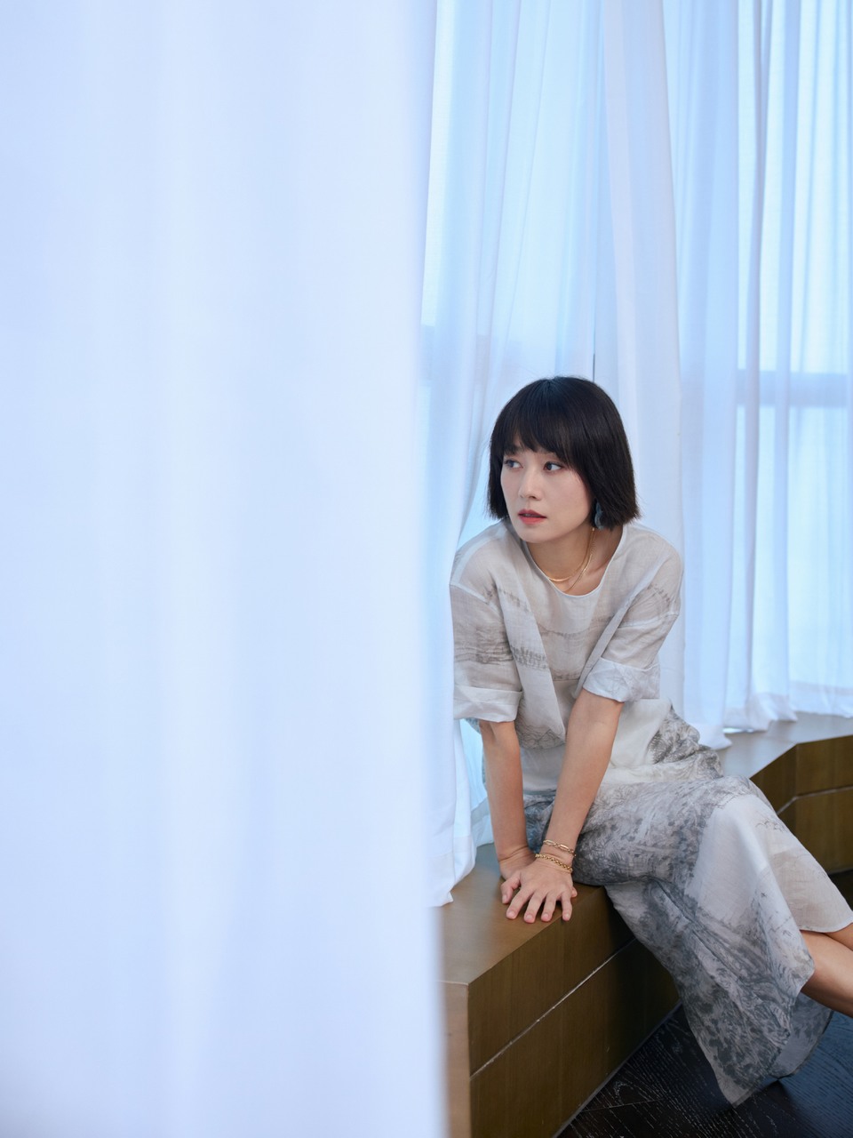 马伊琍春夏花开静享自然 如画如境山水之间  第1张