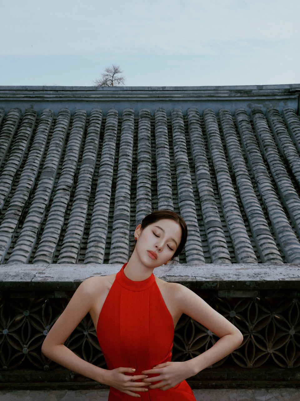 欧阳娜娜明媚热烈灿烂耀眼 迎来更多不期而遇的美好
