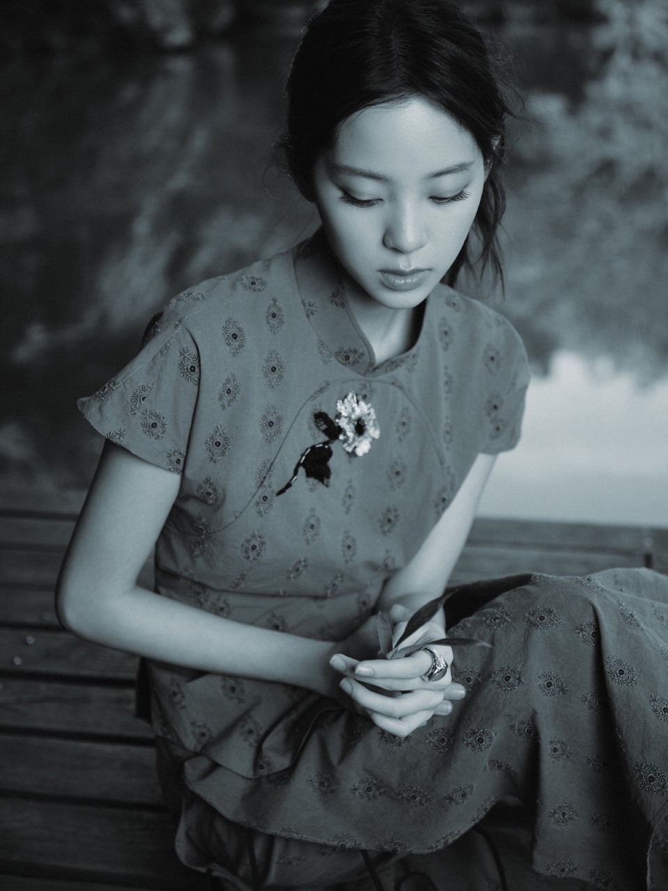 欧阳娜娜光影沉檀东方诗意 恰是江南入暮时分  第7张