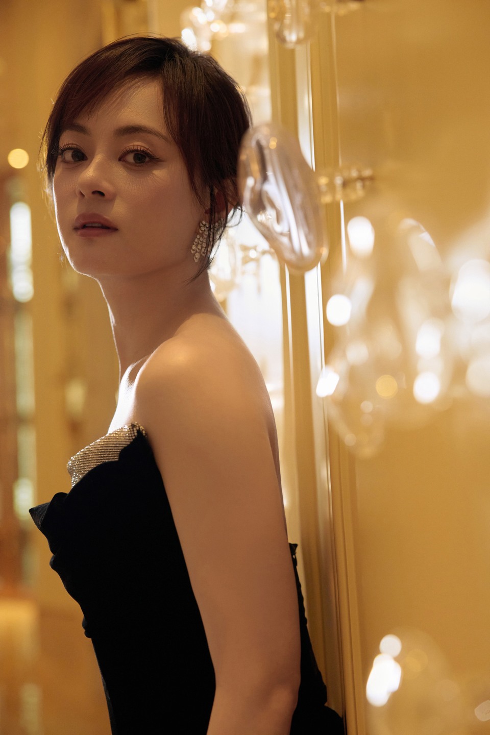 孙俪恬静优雅粉墨相映成景 光落眉眼如画
